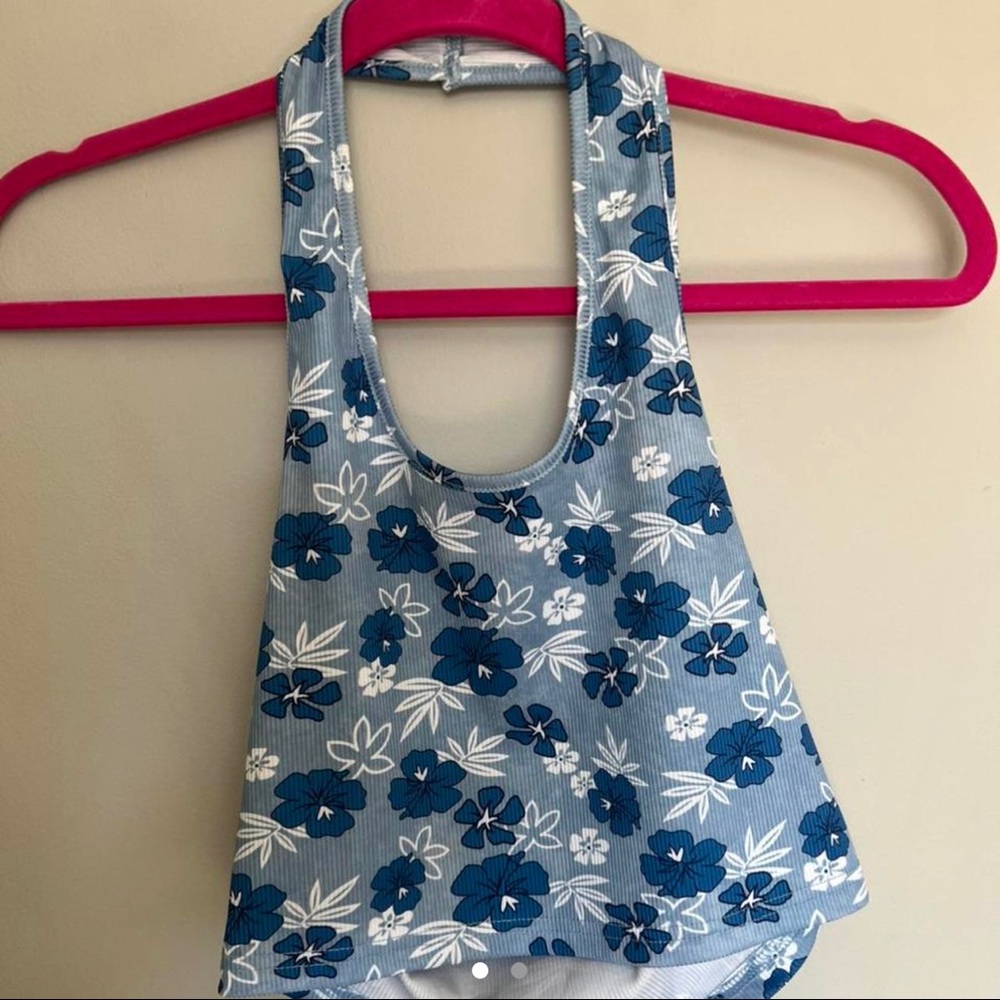 Halter neck crop top